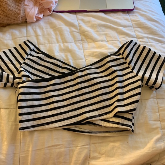 Forever 21 Tops - Stripe crop top